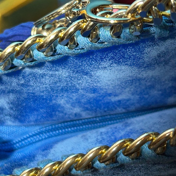 Chic Blue and Gold Women's Bag w/Bag Charm 13” x 12” x 1 - Picture 14 of 14